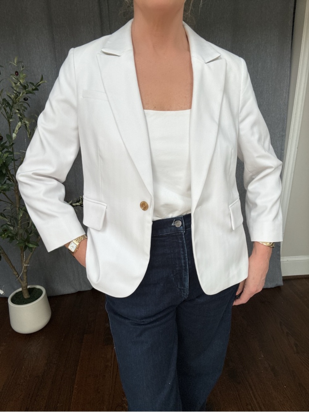 Banana Republic White Blazer Size 12 Bracelet length sleeves